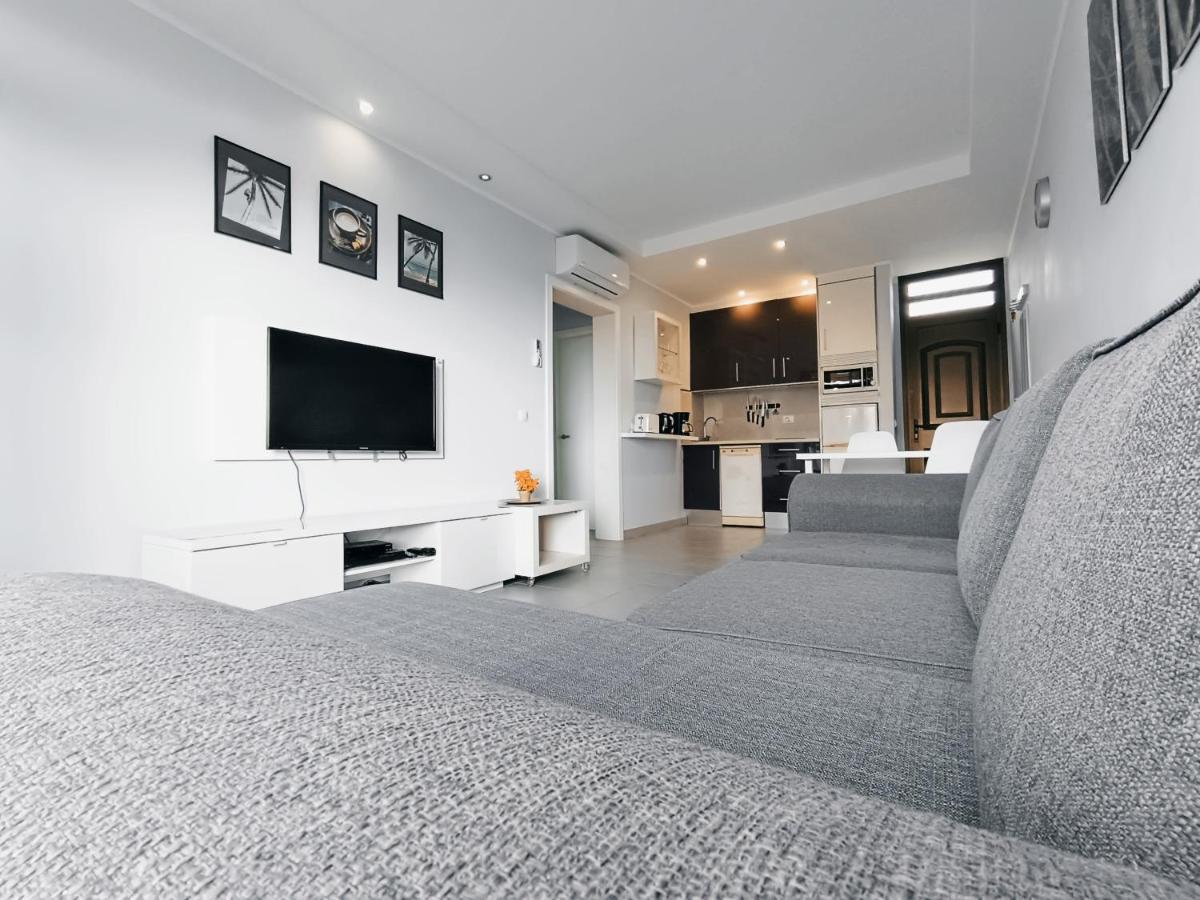 Apartment La Fiesta อาโรนา ภายนอก รูปภาพ