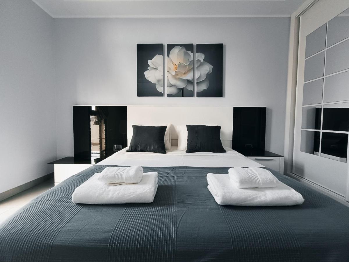 Apartment La Fiesta อาโรนา ภายนอก รูปภาพ
